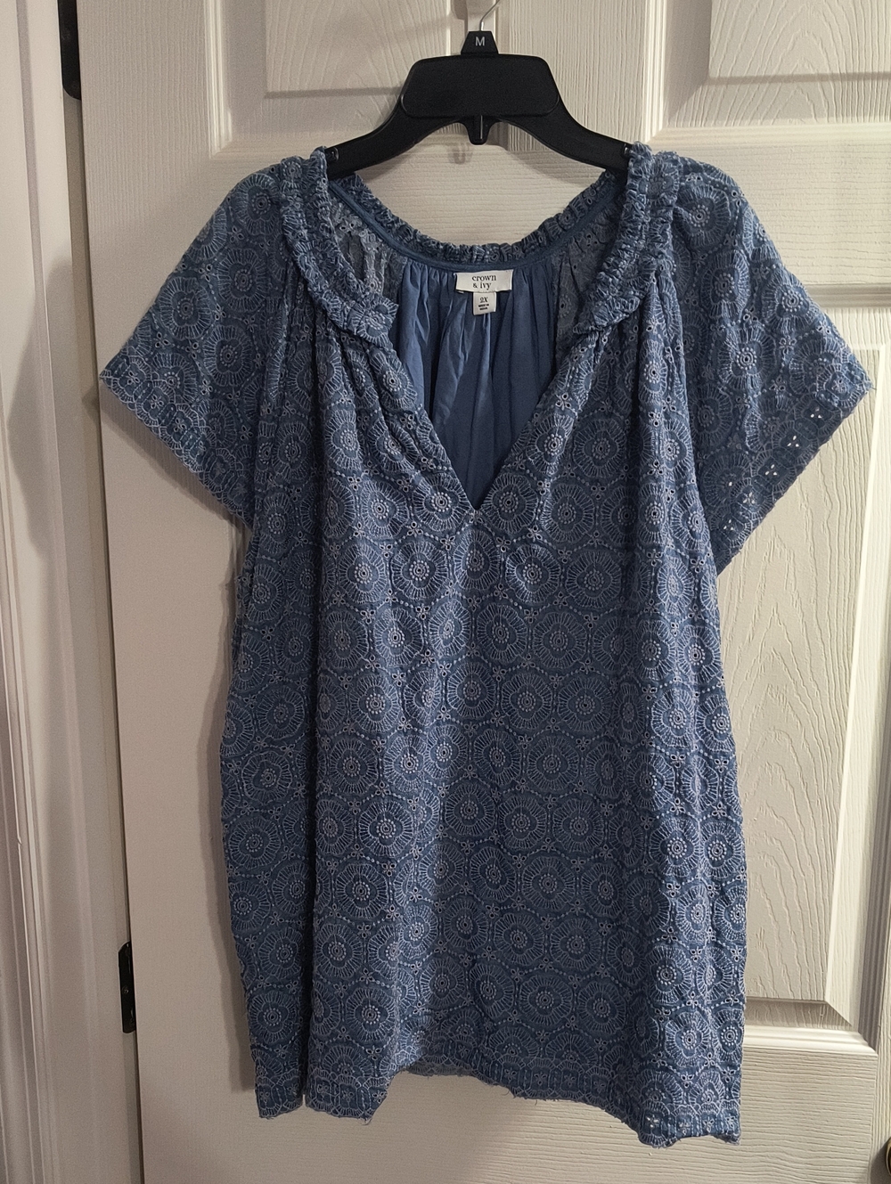croft & barrow Dusty Blue Eyelet Lace V-Neck Tunic, New Without Tags